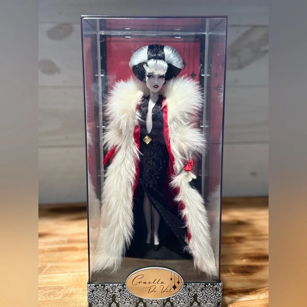 Disney Store Villians Designer Collection Cruella De Vil [Manic Style]